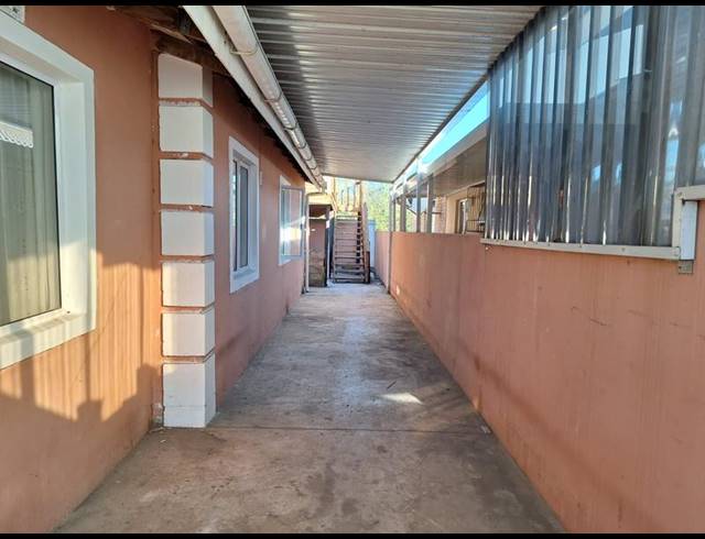3 BEDROOM HOUSE FOR SALE IN CRAIGIEBURN